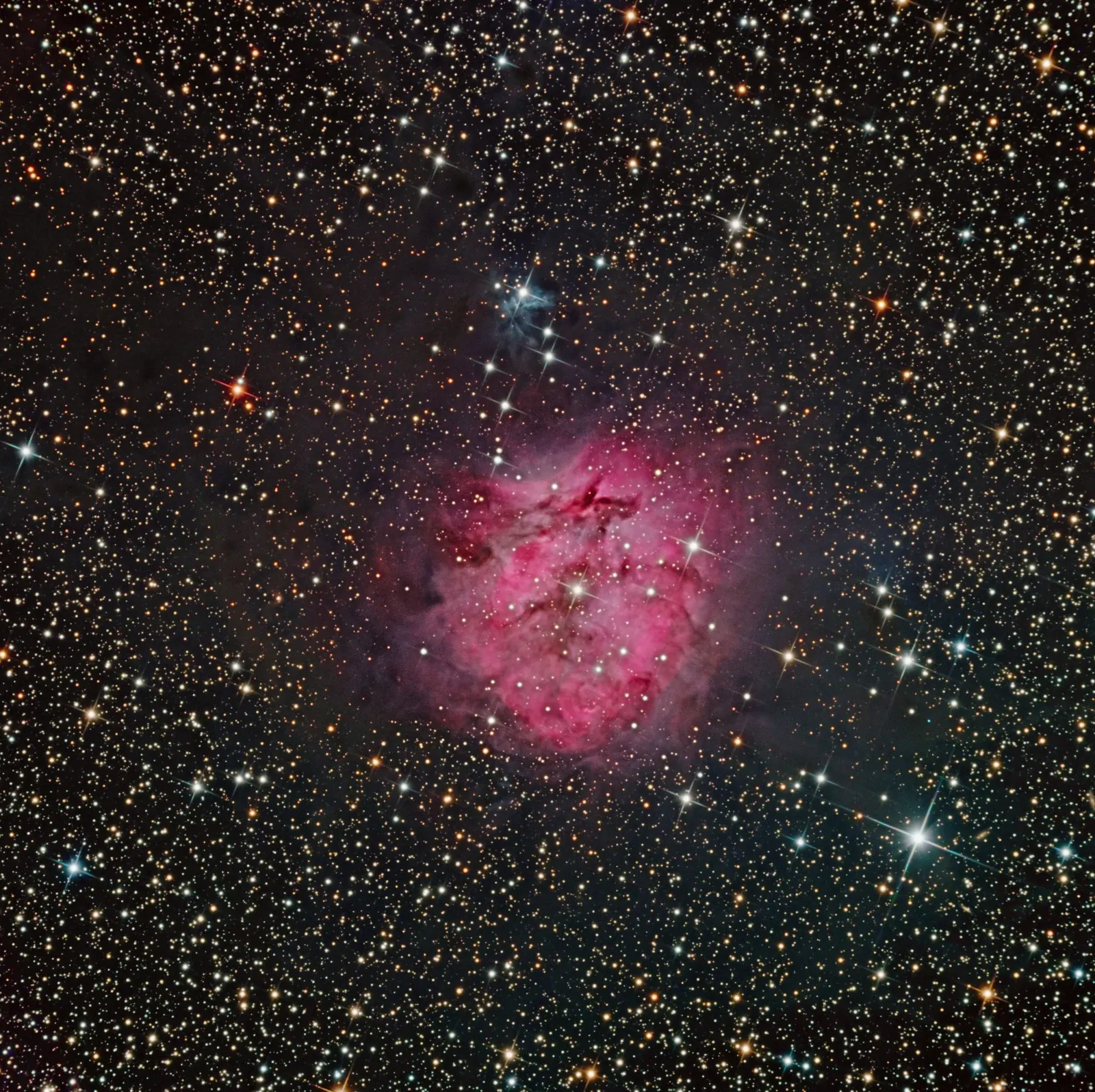 深宇宙に輝く星々と星雲